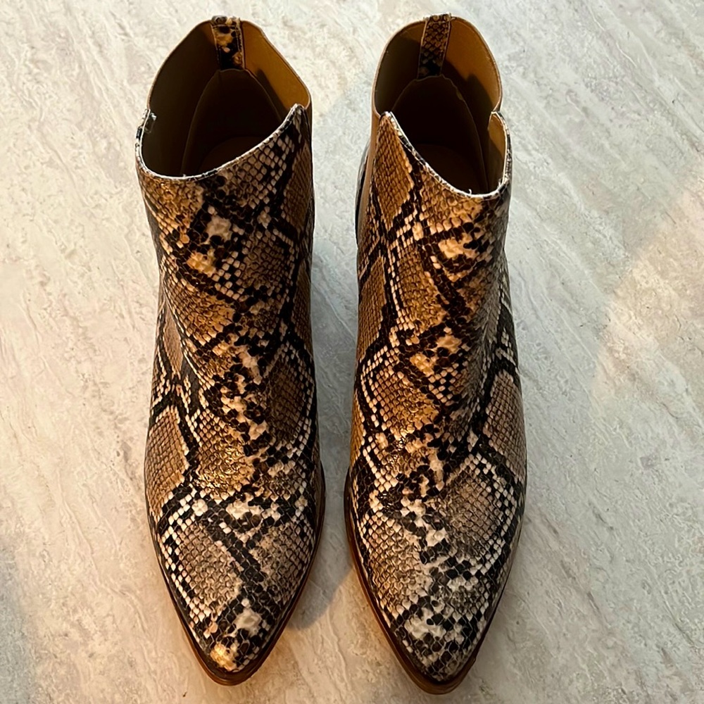 Snakeskin Chinese Laundry booties, size 9.5